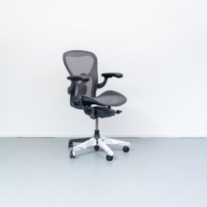 Herman Miller Aeron Remastered Bureaustoel Graphite Maat C