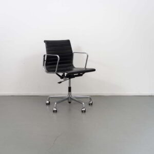 Vitra Eames EA 117 Bureaustoel Zwart Leer - Chroom