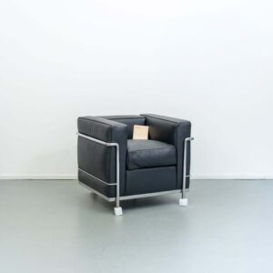 Cassina LC2 fauteuil zwart leder chroom