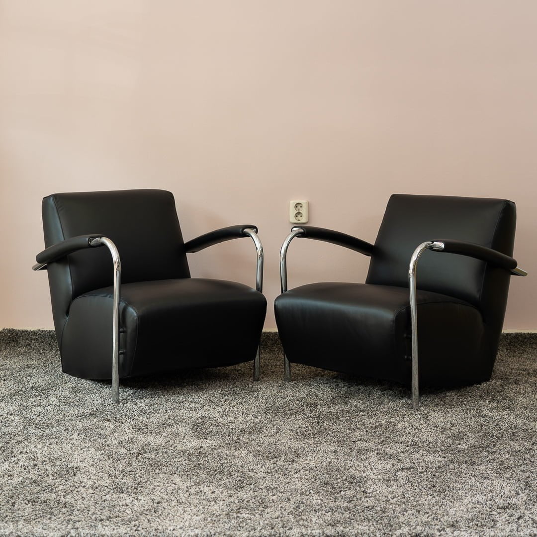 2 Leolux Scylla fauteuils – zwart leder, showroomexemplaren