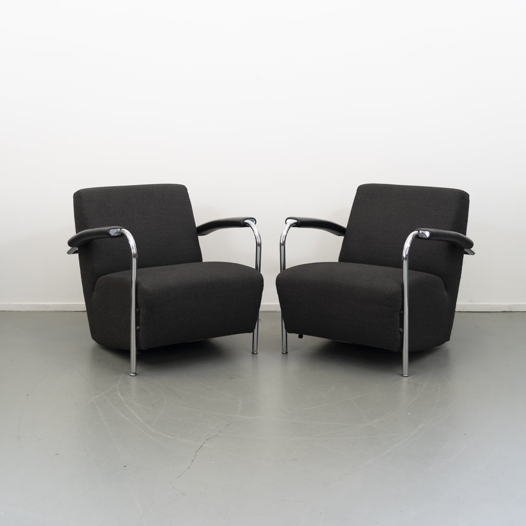 2x Leolux Scylla fauteuils antraciet/grijze stof.
