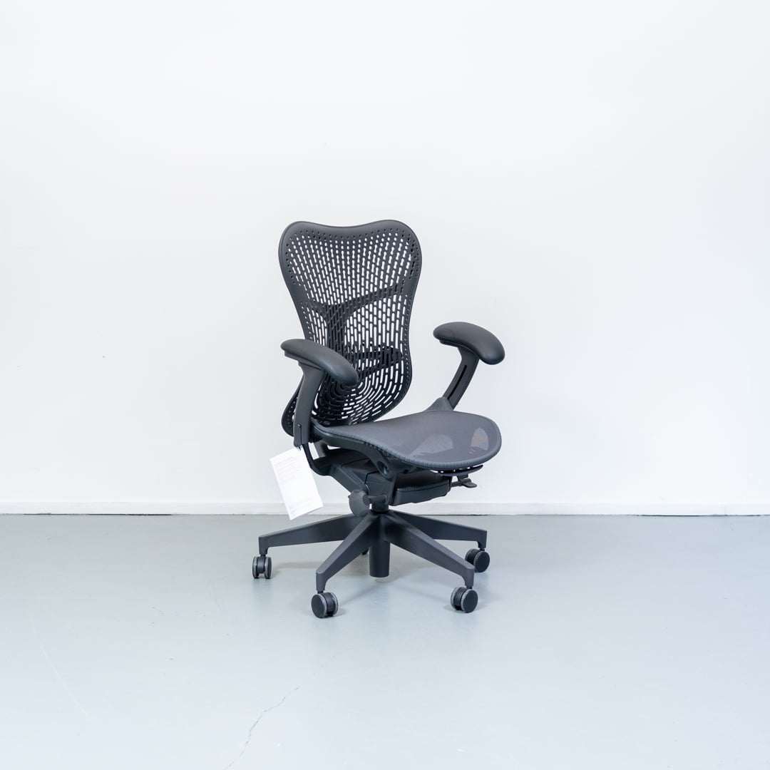 Herman Miller Mirra 2 bureaustoel Zwart Zwart Showroom model