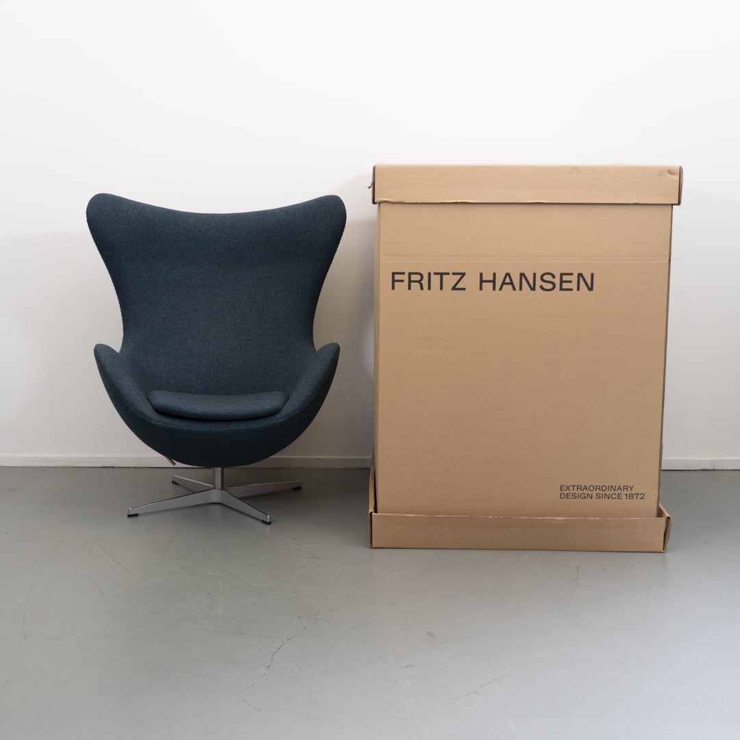 Fritz Hansen Egg Chair Blauw stof Nieuw