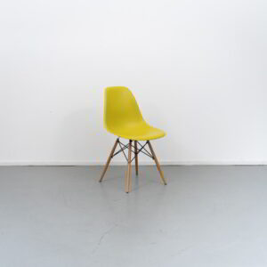 Vitra Eames DSR-stoel Mosterd Groen - Esdoornhout