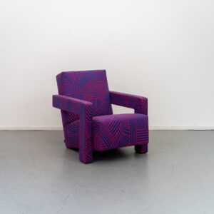 Cassina Utrecht Chair LMTD edition Rood op Blauw patroon
