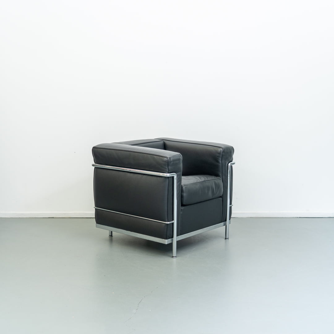 Cassina LC2 Le Corbusier fauteuil Zwart Leer Nieuwstaat