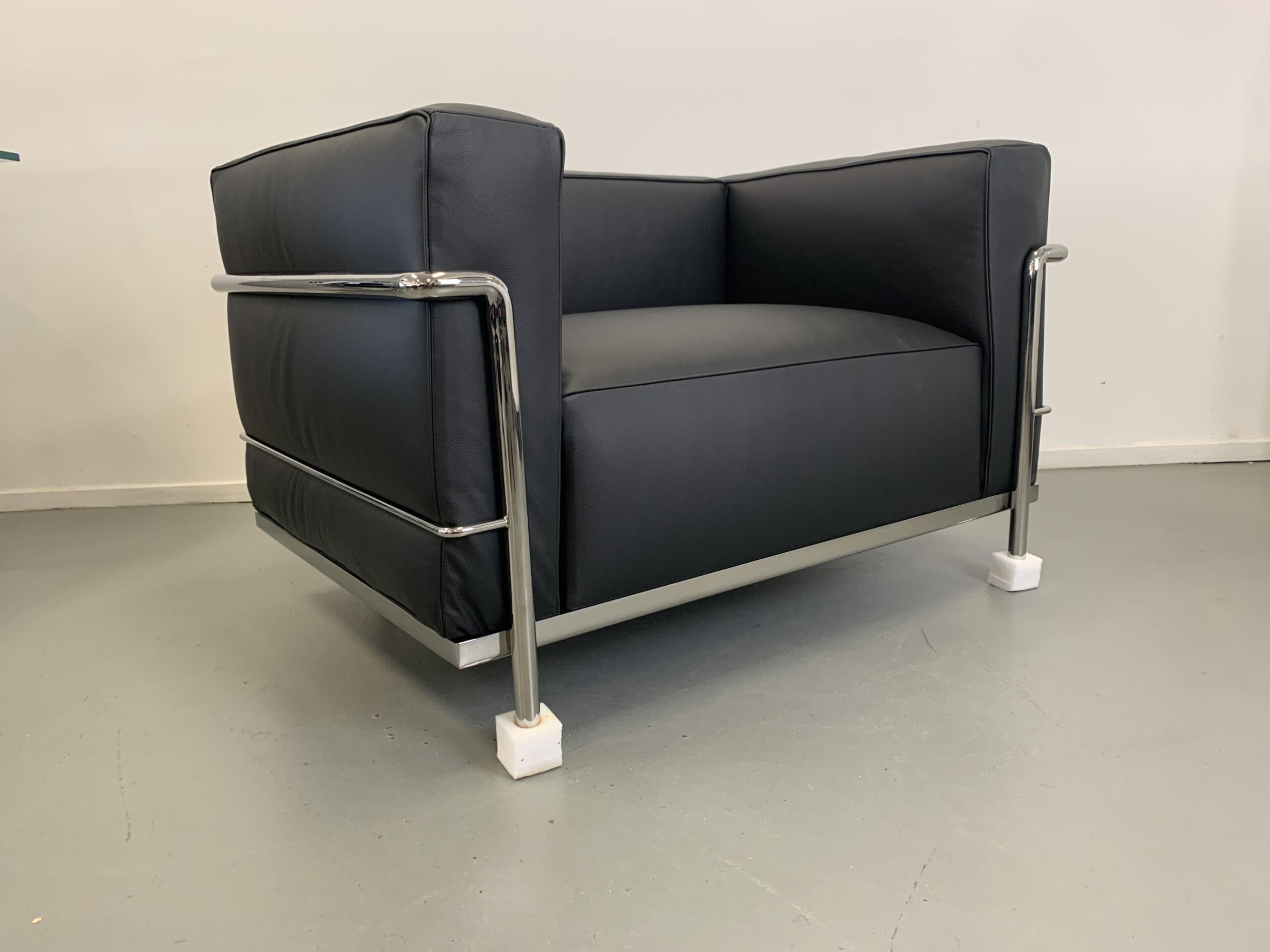 Cassina Le Corbusier LC3 fauteuil Zwart Leer