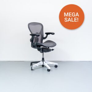 Herman Miller Aeron Remastered Bureaustoel Graphite - Maat B Showroom model