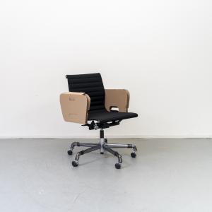 Vitra Eames EA 117 Bureaustoel Zwart Hopsak - Chroom