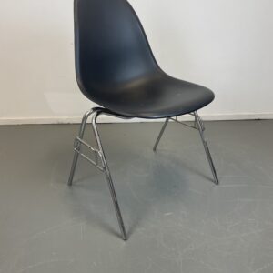 Vitra Eames DSX Stoel Zwart frame chroom