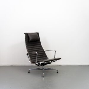 Vitra Eames EA 124 Fauteuil Donkerbruin Leer - Chroom