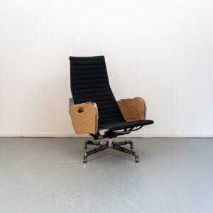 Vitra Eames EA 124 Zwart Hopsak - Chroom
