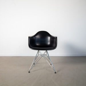 Vitra Eames DAR Stoel Zwart