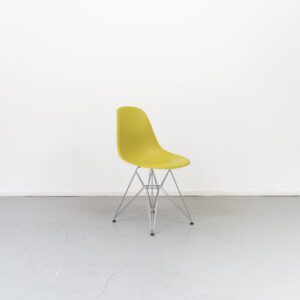 Vitra Eames DSR stoel mosterdgroen - rvs frame