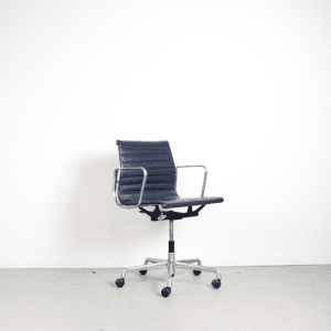 Vitra Eames Ea117 Bureaustoel Blauw Leer – Aluminium