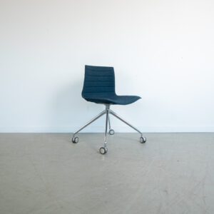 Arper Catifa 46 Bureaustoel Blauw Stof