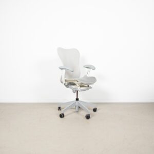 Herman Miller Mirra 2 Bureaustoel Alpine Kunststof - Lichtgrijs