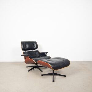Vitra Eames Lounge Chair Fauteuil Zwart Leer Kersenhout + Hocker