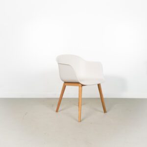 Muuto Fiber Armchair Stoel Wit Kunststof – Hout