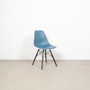 Vitra DSW Stoel Blauw Kunststof - Zwart