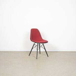 Vitra Eames DSW Stoel Rood/Zwart Stof/Kunststof - Hout