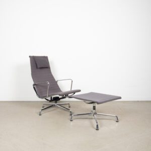 Vitra Eames EA 124 Fauteuil Grijs Hopsak + EA 125 Hocker