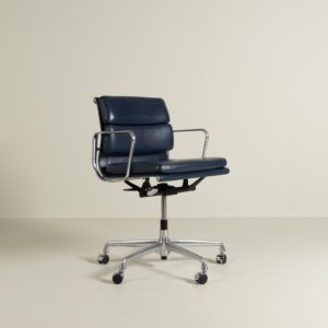 Vitra Eames EA217 Soft Pad Bureaustoel Donkerblauw Leer - Chroom
