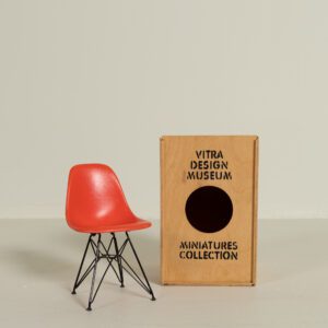 Vitra Miniatuur DSR Rood Kunststof - Zwart