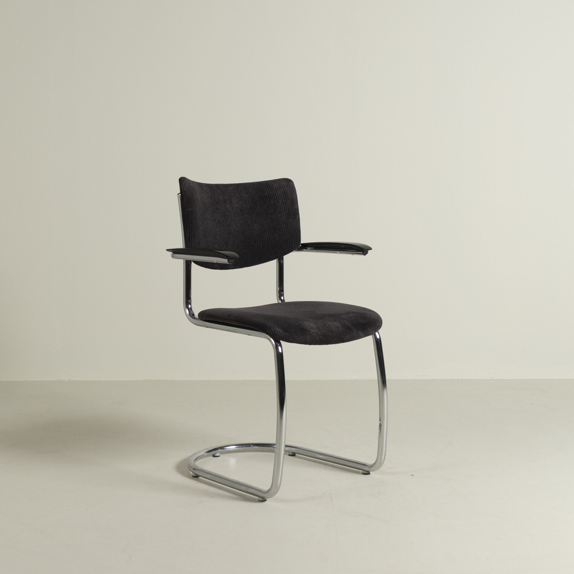 Tubax Elsene Stoel Zwart Ribstof - Chroom