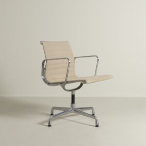 Vitra Eames EA 108 Stoel Sand Hopsak - Aluminium